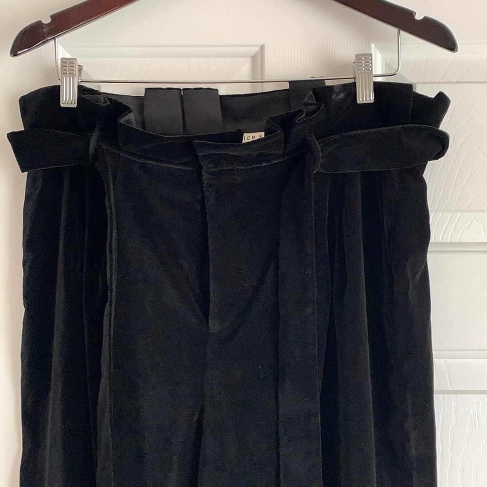 NWT Alice and Olivia Belted Velvet high waist crop pants